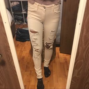 White distressed American eagle jeans